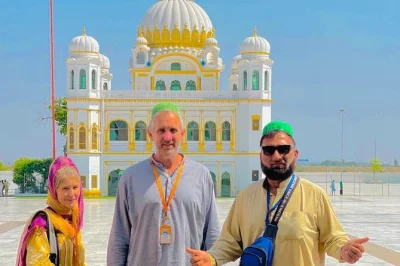 Visit kartarpur corridor and gurdwara darbar sahib on a guided tour. includes private transport, langar meal, and english-speaking guide. book now.