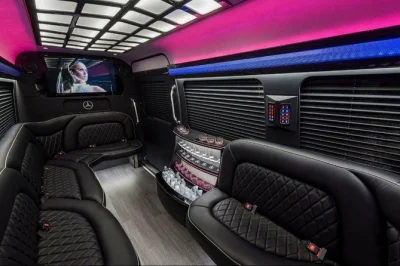 Fort lauderdale luxus partybus mieten für private gruppentransfers, flughafentransfers oder partynächte. moderner sprinter, profi-fahrer, wlan & mehr.
