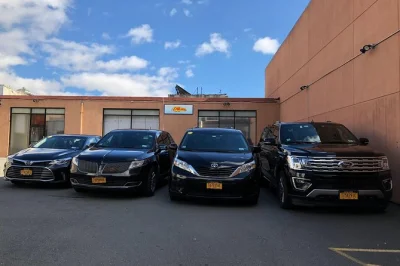 Book a private sedan transfer from your memphis, collierville, or germantown hotel to mem airport. reliable, comfortable, and stress-free ride. reserve now.