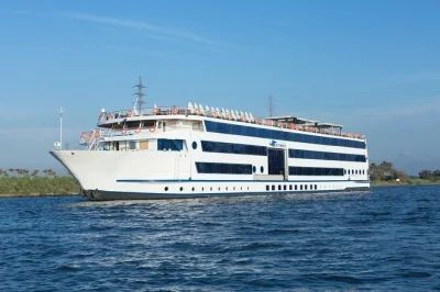 Cruzeiro completo pelo nilo com hospedagem, refeições, ingressos e visitas guiadas. visite o vale dos reis, o templo de hatshepsut e o templo de hórus em edfu. tudo incluído.