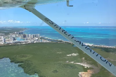 Voe de cancún a cozumel em apenas 30 minutos num cessna particular. aproveite a vista aérea do caribe e fuja da balsa demorada. reserve seu voo direto agora.