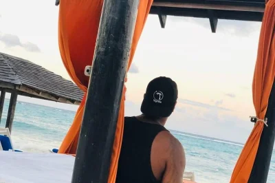 Junggesellenabschied bar-tour mit privatem guide. entdecke die besten nightlife-spots, triff einheimische und erhalte insider-tipps für eine unvergessliche männernacht.