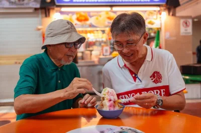 Private singapore food tour with local guide. sample hawker classics, explore chinatown & telok ayer market. authentic flavors, small group experience.