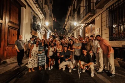 Start your valencia night out meeting travelers at el carmen’s best bars, with free shots, club entry, and a fun local guide. includes pickup from city hostels.