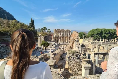 Entdecke die ruinen von ephesus und das haus der jungfrau maria bei einer kleinen gruppenführung mit experten, hoteltransfer und komfortablem mercedes. jetzt ephesus tagesausflug buchen.