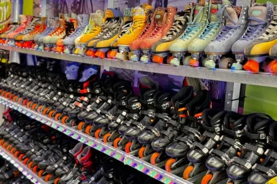 Miami beach rollerblades mieten und entspannt south beach, ocean drive & south pointe park erkunden. inkl. schutzkleidung – perfekt, um sobe auf eigene faust zu erleben.