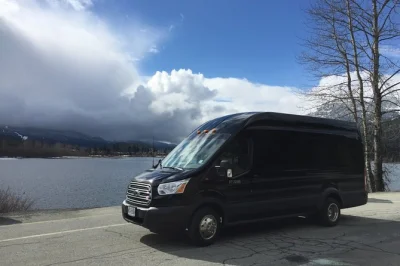 Réservez un transfert privé de whistler à l’aéroport de vancouver yvr. détendez-vous grâce à un service porte-à-porte, la route panoramique sea to sky et des chauffeurs locaux.