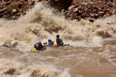 Experience a full-day cataract canyon rafting trip from moab. tackle class iv-v rapids, explore canyonlands, and enjoy expert guides. book your adventure now.
