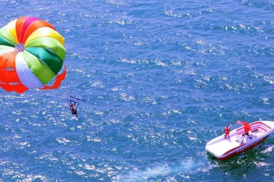 Try parasailing for a thrilling ride above the sea. safe, guided, and beginner-friendly—see the coast from a whole new angle. book your spot today.