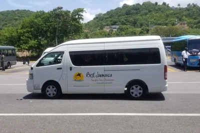 Traslado privado desde el aeropuerto montego bay a hilton rose hall. recogida rápida, vehículo con aire acondicionado y atención local amable. llegada sin estrés.