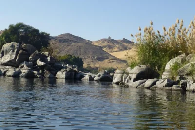 Entdecken sie aswan und abu simbel auf einer privaten Übernachtungstour ab marsa alam. inklusive staudamm, philae-tempel, felukka-fahrt und fachkundiger Ägyptologe als reiseleiter.