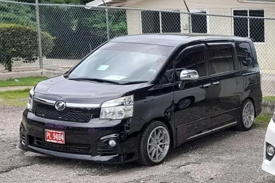 Traslado privado y con aire acondicionado desde el aeropuerto de montego bay a hoteles en ocho ríos. conductores confiables y amables. viaje cómodo y sin complicaciones, reserva ya.