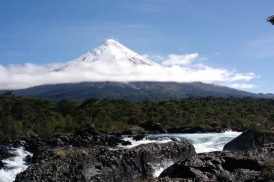 Entdecke die petrohue wasserfälle, den osorno vulkan und puerto varas bei einer privaten tagestour. inklusive nationalpark-eintritt, traumhaften aussichten und lokalen highlights.