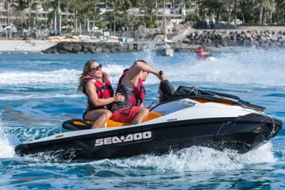 Feel the rush of jet skiing in anfi del mar with expert instructors, safety gear, and flexible options for all skill levels. book now for a guided water adventure.
