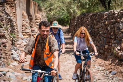 Pedal through marrakech’s palmeraie, visit village ovens, and enjoy a moroccan breakfast with mint tea. guided cycling tour includes snacks and bottled water. book now.