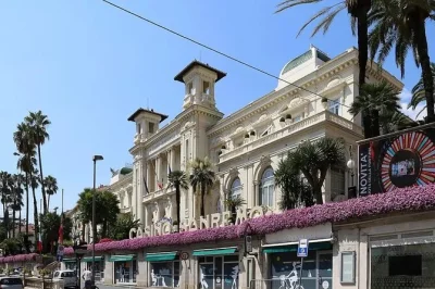 Entdecke den italienischen markt in san remo, schlendere an der promenade von menton und besuche die römischen ruinen in la turbie – tagesausflug ab nizza mit hoteltransfer.