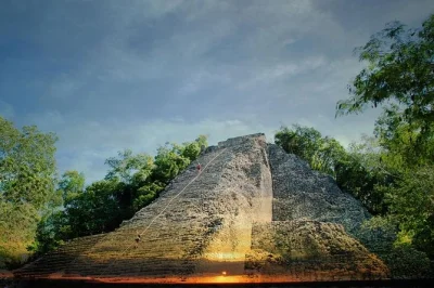 Scopri le rovine di coba al tramonto, partecipa a un laboratorio di ceramica maya, gusta una cena a buffet e rinfrescati nei cenotes. include pick-up in hotel e guida esperta. prenota ora.
