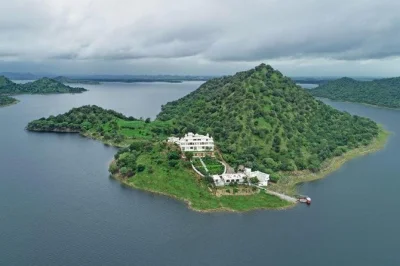 Réservez un voyage de noces au rajasthan : udaipur, kumbhalgarh, mont abu & jaisamand. hôtels 4 étoiles, repas, voiture climatisée, visites guidées incluses.