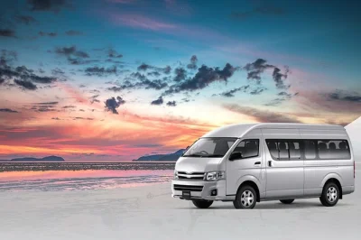 Llega a phuket sin estrés con un traslado compartido desde el aeropuerto hasta tu hotel. incluye bienvenida, aire acondicionado y ayuda con el equipaje. reserva ya.