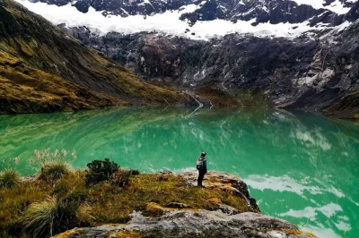 Scopri la natura selvaggia del vulcano el altar con un trekking guidato da baños, passando per la valle collanes, lagune glaciali e un rifugio in quota—tutto incluso con pasti e trasporto.