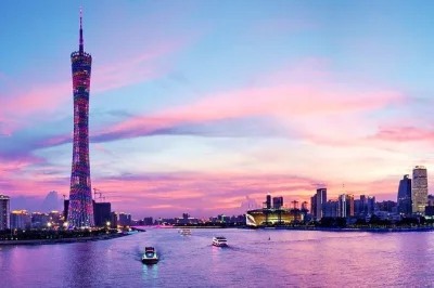 Guangzhou stopover: entdecke chen clan temple, canton tower & shamian island mit lokalem guide. inkl. abholung und leckerem dim sum mittagessen.
