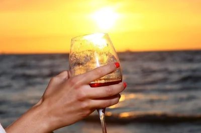 Float along cairo’s nile at sunset with dinner, live music, and private hotel transfers. book now for a relaxed night out with local flavors and entertainment.