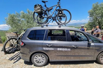 Head out from santiago de compostela to porto with your bike and fellow cyclists—no transfers, no stress. air-conditioned minivan, careful drivers, and bottled water included.