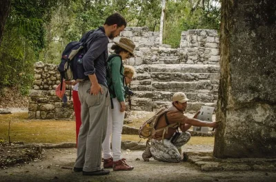 Scopri le antiche rovine di calakmul e la fauna della giungla in un tour di un giorno da campeche. include trasferimento, pranzo al sacco e guida locale esperta.