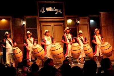 Enjoy a night of candombe, tango, and uruguayan folklore at el milongón in montevideo. includes three-course dinner, wine, and hotel transfers.