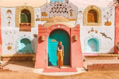 Découvrez assouan et louxor avec un guide local, visitez abu simbel, le temple de philae et un village nubien. transferts et billet de train 1ère classe inclus.