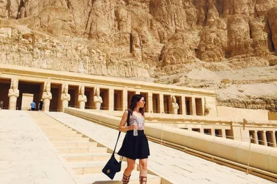 Descubra luxor com guia local: vale dos reis, templo de karnak, transporte privativo e retirada no hotel inclusos.