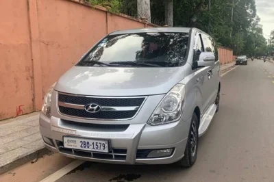 Prenota un trasferimento privato dall’aeroporto di siem reap (sai) al tuo hotel o in città. autista che parla inglese, auto con aria condizionata, cartello con il tuo nome. facile, sicuro e puntual