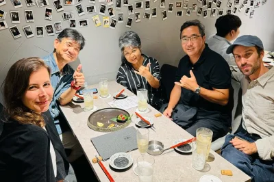 Scopri le vere izakaya di fukuoka con una guida locale: pesce fresco, yakitori, sake unico e storie da raccontare.