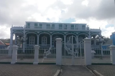 See both sides of curacao’s capital, taste authentic liqueur at chobolobo distillery, and explore hato caves with a local guide. includes entry fees and bottled water.