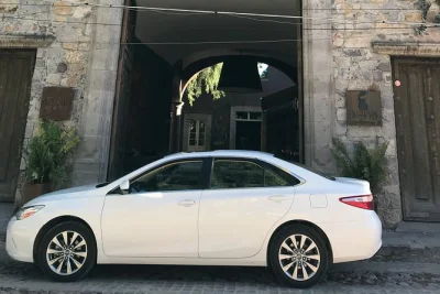 Trasferimento privato dall’aeroporto di lima con autista locale, servizio 24 ore su 24, acqua in bottiglia e veicolo climatizzato. prenota ora per un arrivo o una partenza senza stress.