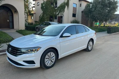 Scopri il valle de guadalupe in baja con un autista privato, visite a cantine locali e itinerario flessibile. include pickup, acqua fresca e guida esperta.