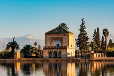 Walk marrakech’s medina with a local guide, explore bahia palace, djemaa el fna, and the souks. includes tea break and flexible start. book now.