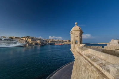 Descubre la historia y cultura de malta en una excursión privada con guía oficial y coche con aire acondicionado. horarios flexibles y recogida en el puerto incluida.