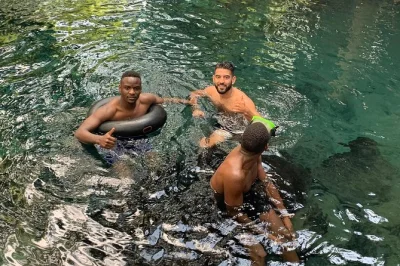 Découvrez les chutes de materuni, la vie dans un village chagga et une immersion dans la culture du café au pied du kilimandjaro. déjeuner, guide et transferts inclus depuis moshi ou arusha.