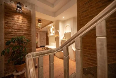 Entspanne körper und geist in nepal mit täglichem yoga, ayurvedamassage und meditation. inklusive vollverpflegung, arztgespräch und abholung nahe thamel. jetzt buchen.