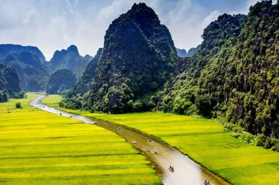 Experience vietnam’s ancient capital, a river boat ride through tam coc caves, and local lunch. includes hotel pickup, guide, and all transfers.