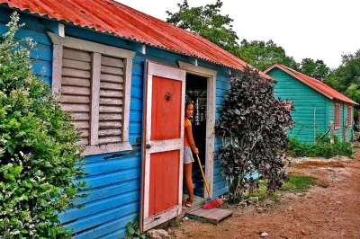 Scopri la cultura dominicana vicino a punta cana: visita higüey, cavalca a cavallo, nuota nel fiume anamuya e assaggia il caffè locale. pranzo e pick-up in hotel inclusi.