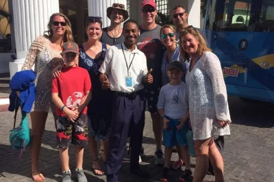 Reserve um táxi privado do aeroporto mbj para seu hotel em montego bay. transfer rápido, seguro e com ar-condicionado para até 4 pessoas. encontre seu motorista logo na área de desembarque.