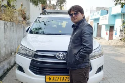 Explorez le city palace d’udaipur, le temple jagdish, saheliyon ki bari, et profitez d’une balade en bateau sur le lac pichola avec un guide local. réservez votre visite privée.