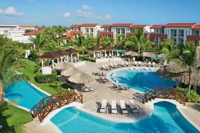 Transfer privato tra aeroporto di punta cana e dreams royal beach con servizio di accoglienza. viaggio in auto climatizzata con pickup incluso. prenota ora per un arrivo senza stress.