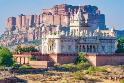 Experience jodhpur’s mehrangarh fort, jaswant thada, and umaid bhawan palace on a guided day tour. includes tuk-tuk ride and local insights. book now.