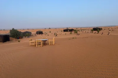 Erlebe marokko von casablanca über marrakech, das atlasgebirge, die wüste von merzouga bis fes. inklusive privatem guide, kamelritt und hoteltransfer.