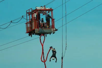 Monteverde, saut à l’élastique depuis un tramway à 143 m au-dessus de la vallée. guide local, équipement complet et transport inclus. réservez vite !