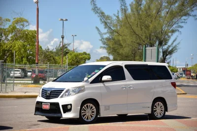 Llega a montego bay y ve directo a tu hotel con un traslado privado. recogida en el aeropuerto mbj, vehículo con aire acondicionado y conductor local incluido.
