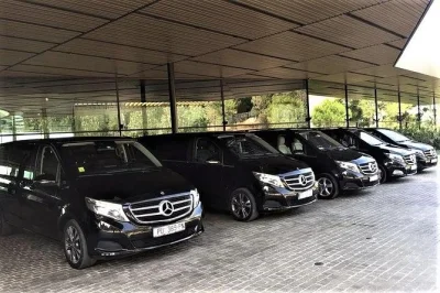 Réservez un transfert privé de poreč à ljubljana. profitez de véhicules confortables, de chauffeurs sympathiques, du wifi et d’une prise en charge flexible. réservation facile pour familles et